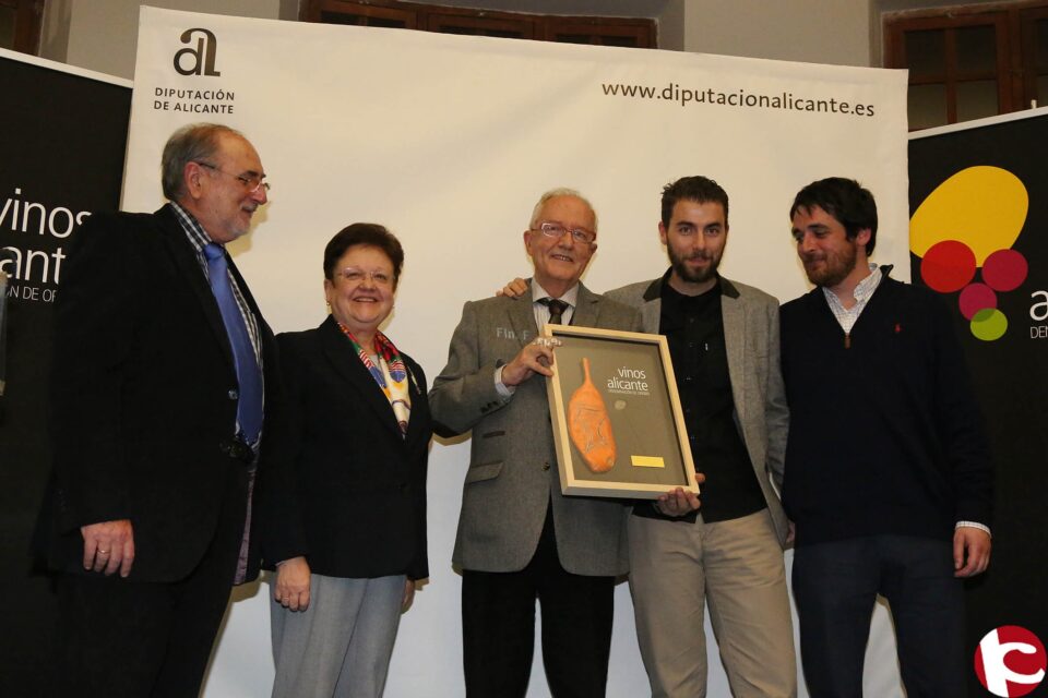 FOTONOTICIA. Reconocimiento Guía Peñín Vinos España