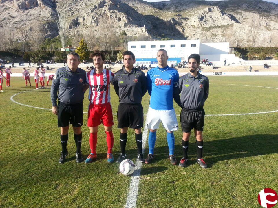 EL PETRELENSE EMPATA EN VILLENA DE PENALTI EN EL DESCUENTO