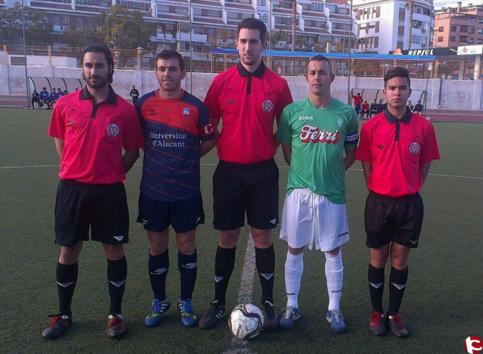 MALDITOS DESCUENTOS. 1-1. LA UNIVERSIDAD EMPATA AL VILLENA EN EL MINUTO 95.