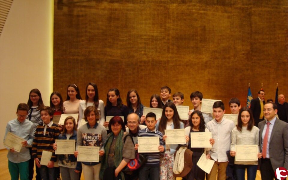 21 estudiantes de Villena han sido galardonados con el Premio a la Excelencia 2013/2014