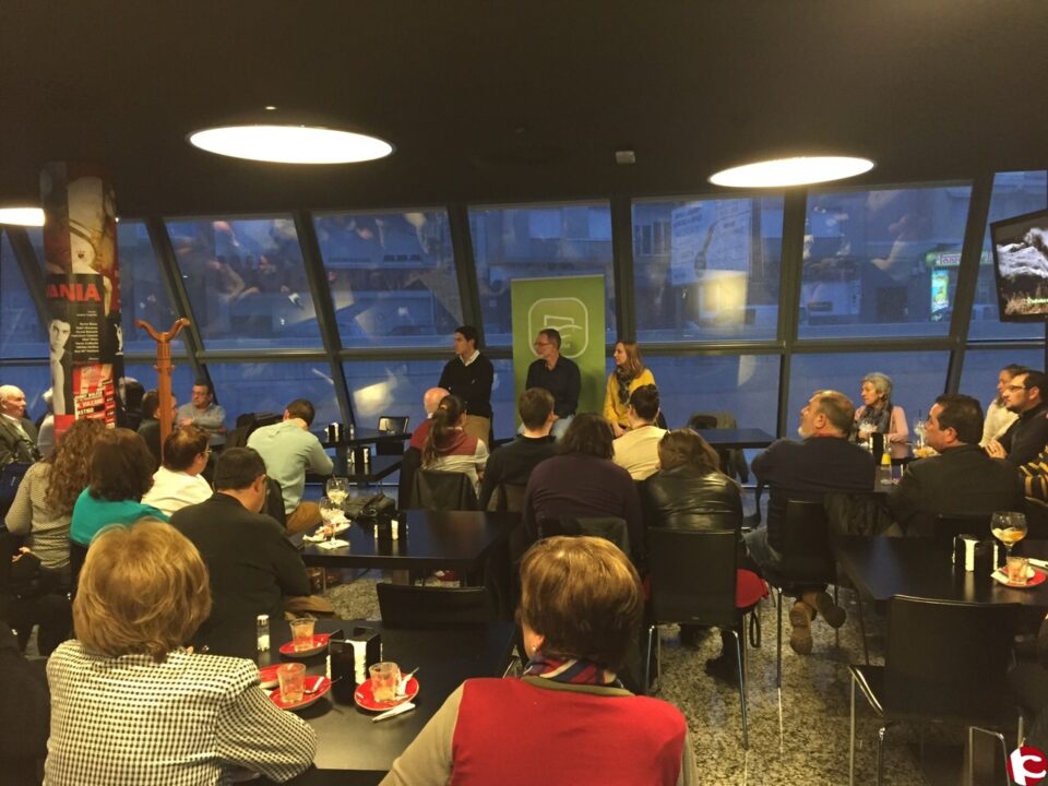 Este sábado se celebró el primer Café con el candidato con el Partido Popular de Villena