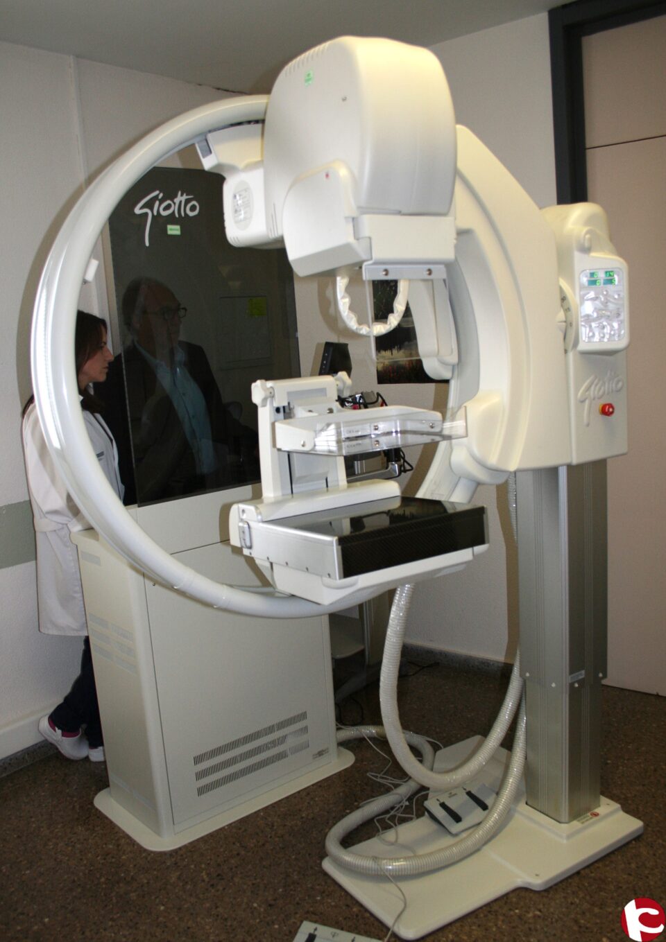 Sanitat invierte 114.000  en un mamógrafo digital de última tecnología para la Unidad de Prevención de Cáncer de Mama de Elda