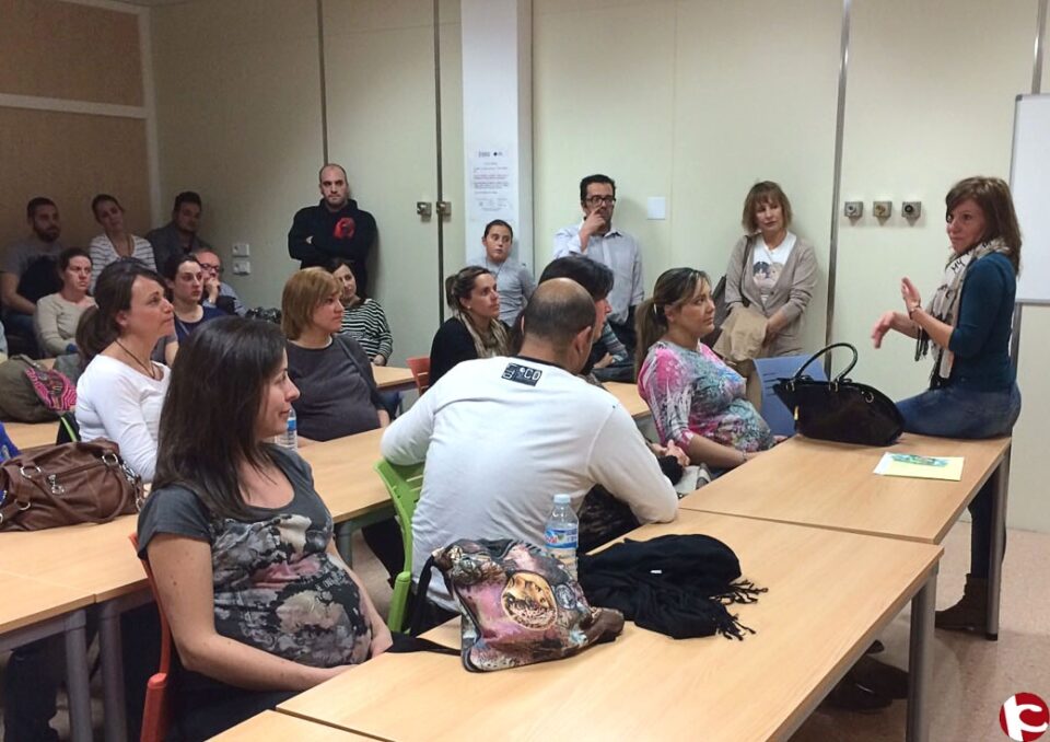 El Hospital de Elda organiza charlas para informar a las gestantes sobre el proceso del parto