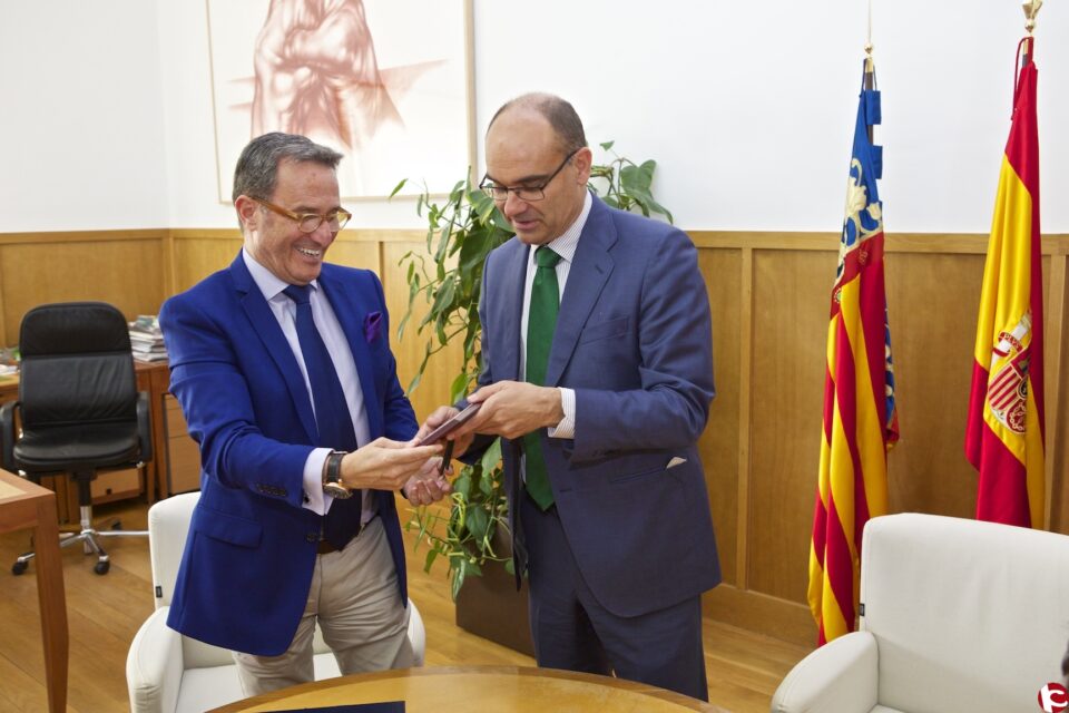 El Centro de Transfusiones de la Comunidad Valenciana reconoce la el compromiso de la Universidad de Alicante con la donación de sangre