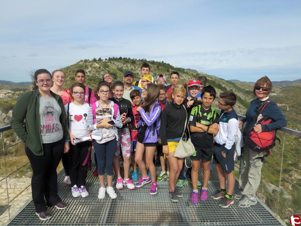 Los alumnos de 1º ESO y del Ciclo de Turismo del IES Monastil han cerrado el ciclo de rutas de La llave de Elda