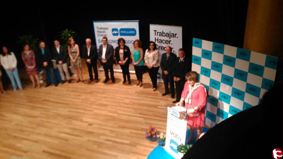 Más de 300 personas se dieron cita en el teatro Cervantes la noche del viernes 8 para la presentación de la candidatura del PP de Sax a las municipales - NOTA DE PRENSA PP SAX