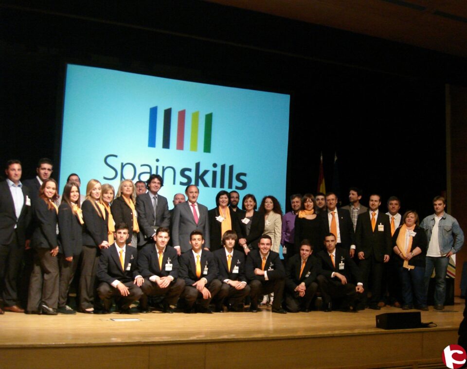Dos representantes del IES La Torreta en los campeonatos Comunitat Valenciana Skills de Formación Profesional