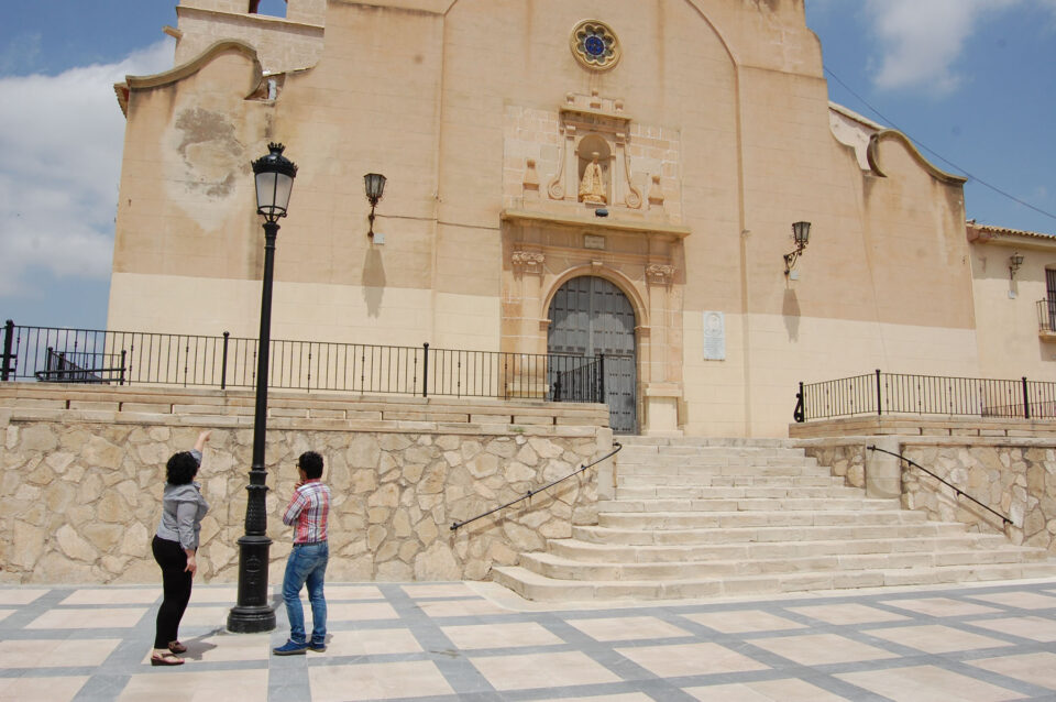 Finalizadas las obras de reurbanización de la explanada sureste de la Plaza de la Iglesia