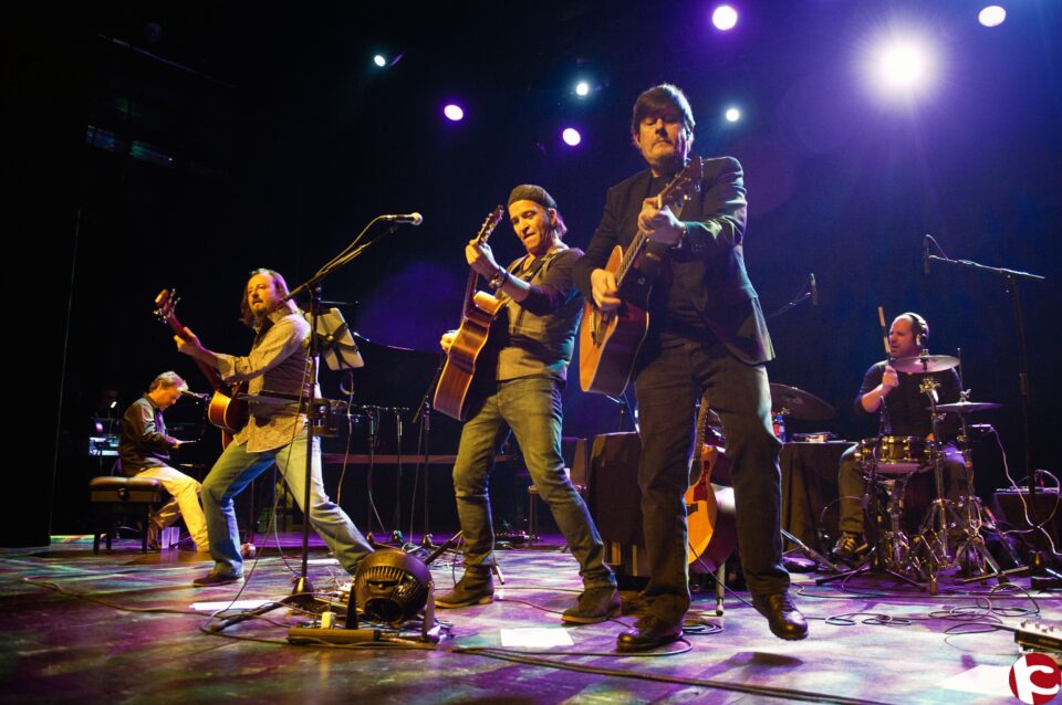 Los Secretos llegan hasta el Teatro Chapí de Villena con su nuevo disco Algo prestado