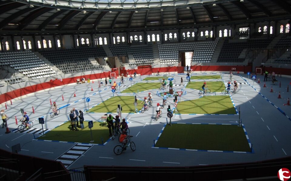 Renovado el parque de educación vial en la plaza cubierta