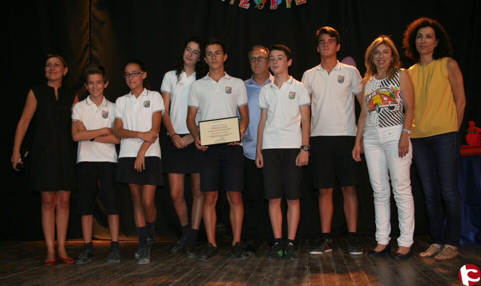 Sanitat premia el proyecto de prevención del tabaquismo del Colegio Sagrada Familia