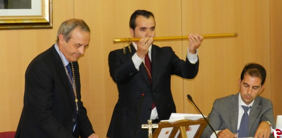 Sesión de Investidura: Se formaliza el pacto con Antonio Puerto como Alcalde de Aspe.