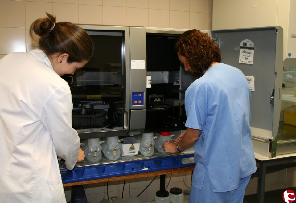 El Hospital de Elda incorpora una técnica que permite determinar la eficacia de los tratamientos con fármacos biológicos