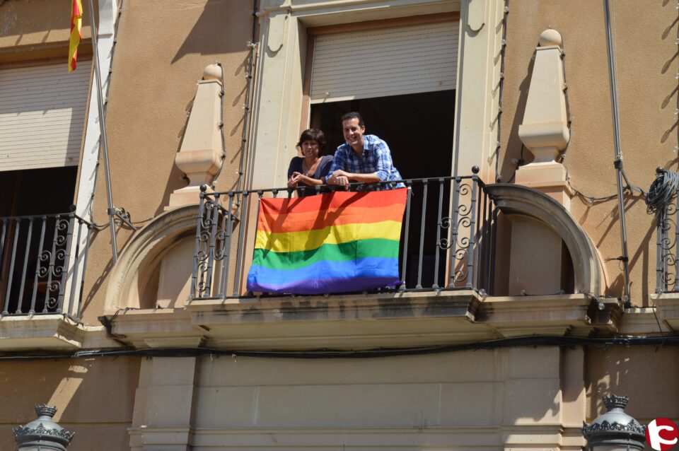 Alfaro: Poner la bandera gay en la fachada del Ayuntamiento es un homenaje a la igualdad