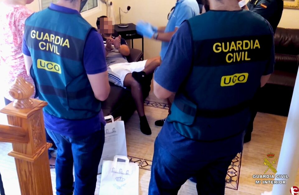 La Guardia Civil esclarece un secuestro simulado en la Costa Blanca y detiene a una pareja de ciudadanos británicos