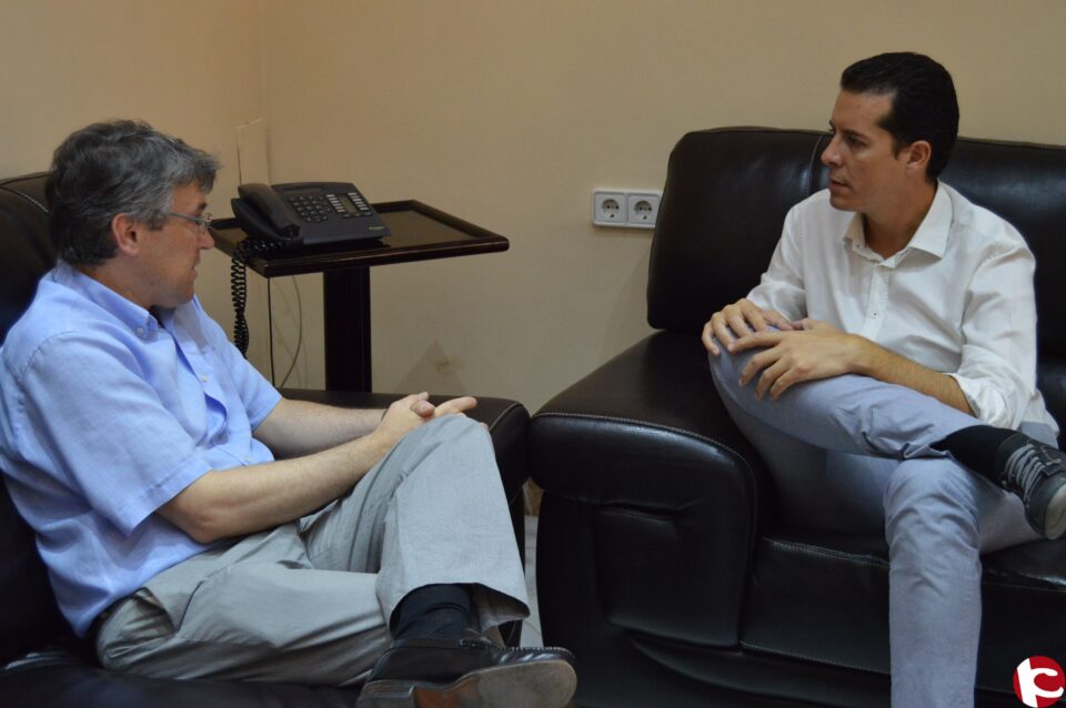 El alcalde se reúne con el presidente del CEE para conocer los proyectos culturales y deportivos de esta emblemática entidad