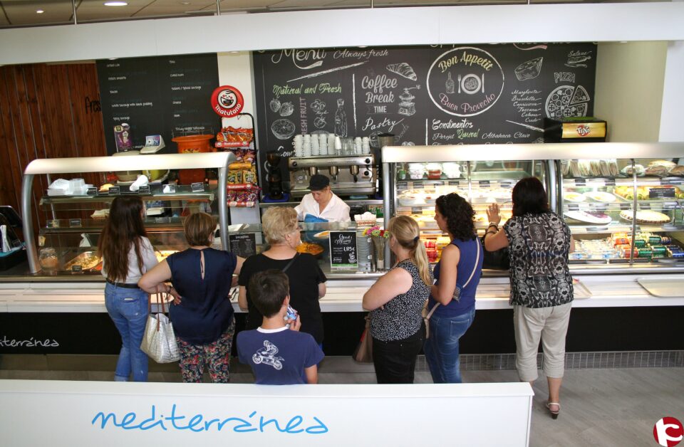 La cafetería del Hospital de Elda incorpora dietas sin gluten para personas celíacas