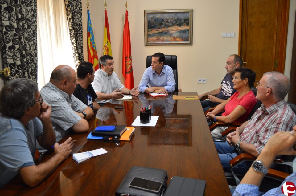El equipo de gobierno se reúne con Mosaico para analizar la situación del Museo Etnológico