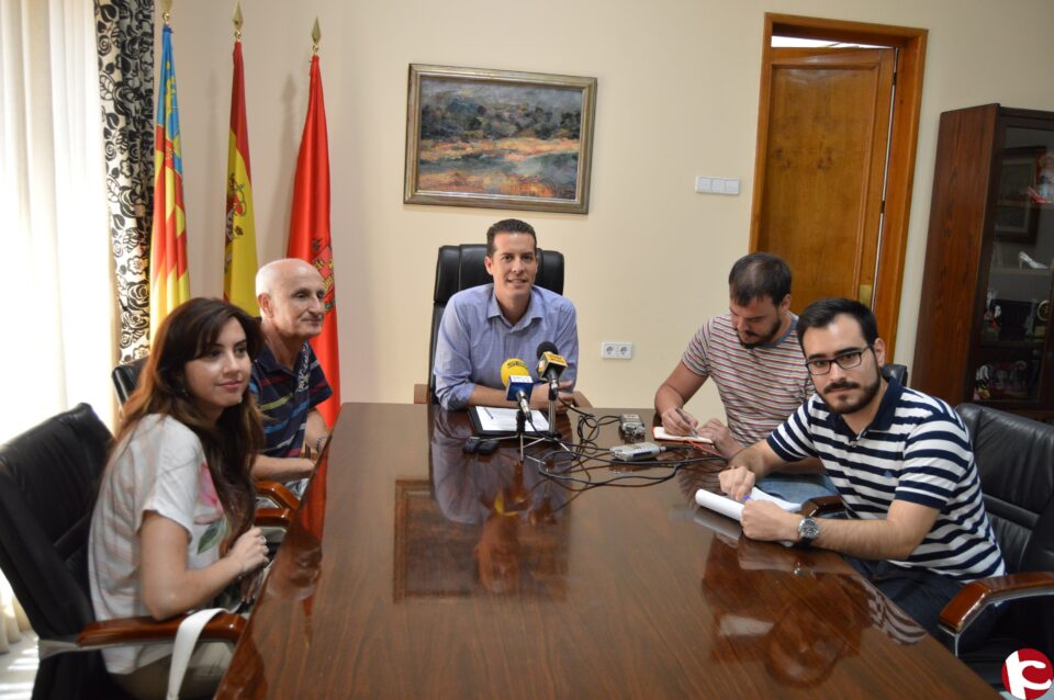 El alcalde paraliza el desalojo de una familia y pide a las entidades bancarias que cambien desahucios por alquileres sociales