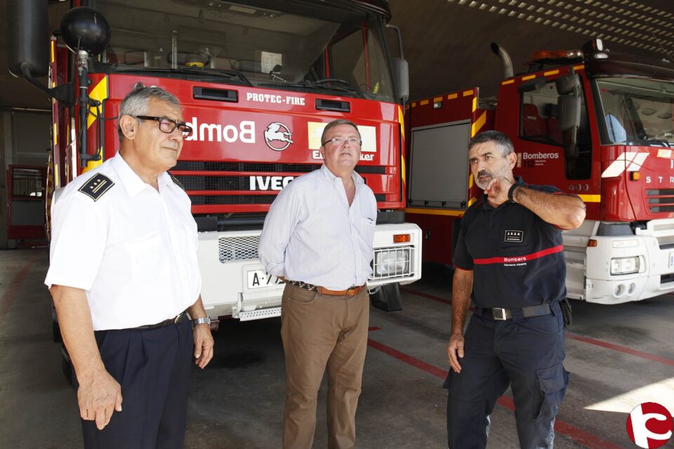 Jaime Lloret inicia su actividad como diputado de Emergencias con una visita al Consorcio Provincial de Bomberos