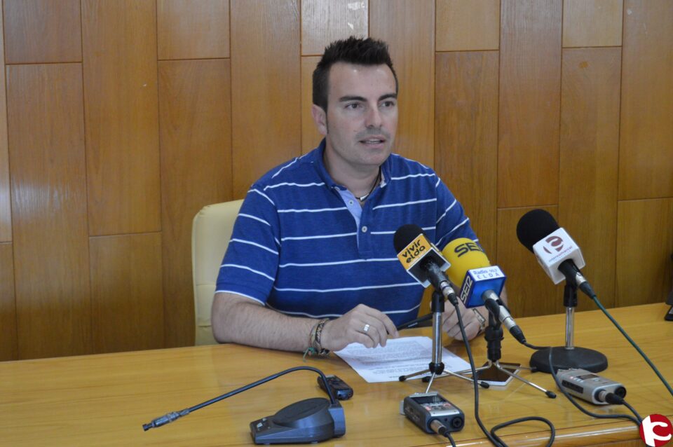 Ayuntamiento Elda: "El PP vació las partidas de gas para agua caliente de instalaciones deportivas y la calefacción del colegio Padre Manjón y las destinó a otras cosas "