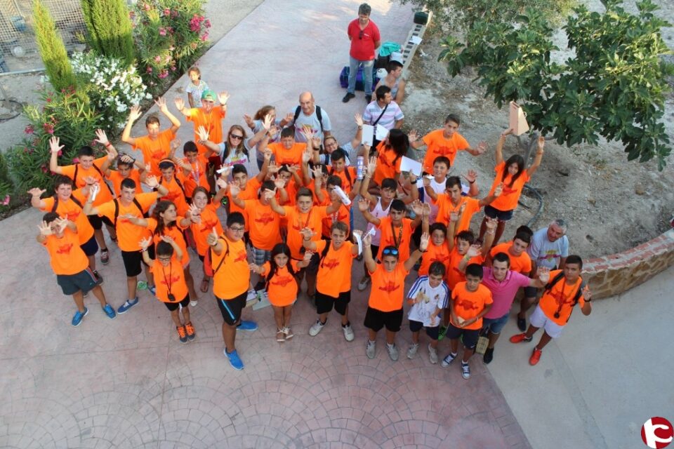 La plaza del Convento de Biar era testigo de la ceremonia de clausura del VII Campus Auxiliar de Árbitros y Campeonato Juvenil de la Comunitat  Trofeu GVA.Jove.