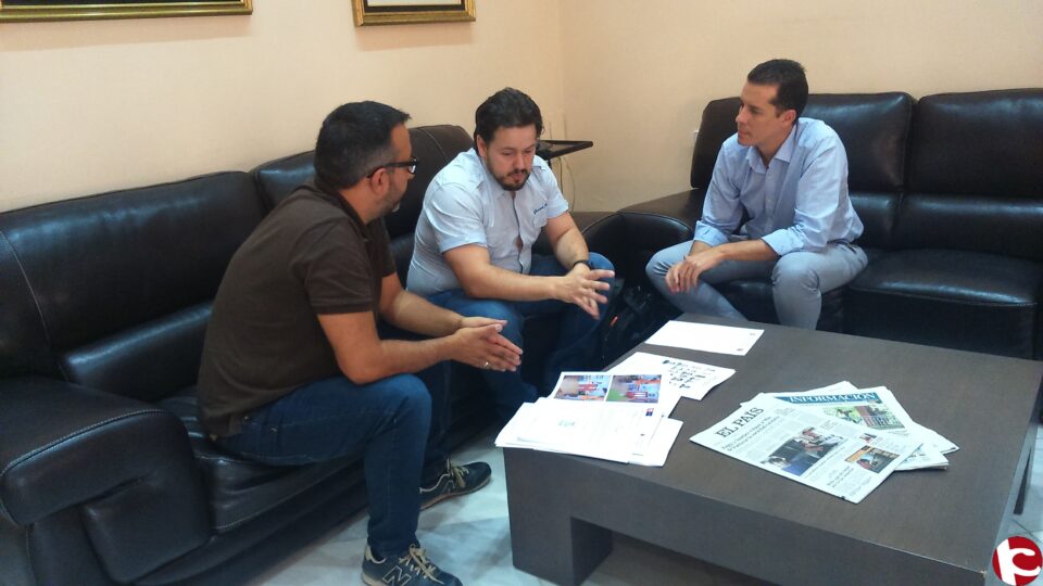 El alcalde se reúne con el coordinador de Protección Civil para interesarse por la labor de estos voluntarios