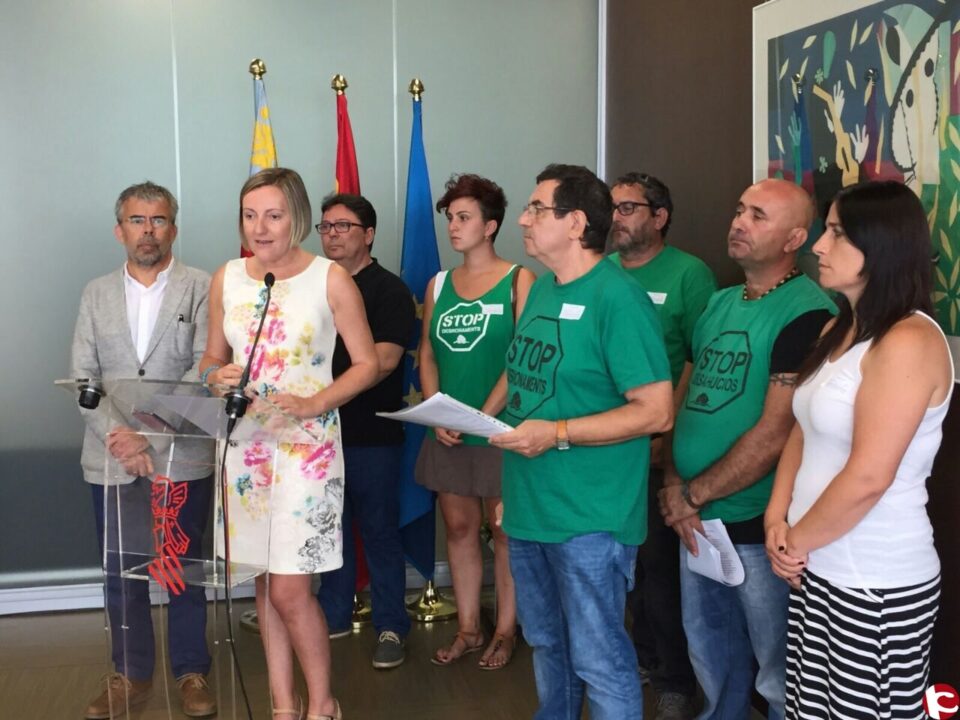 La PAH de Elda/ Petrer participa en la reunión de una delegación de la "Comisión País Valencià"