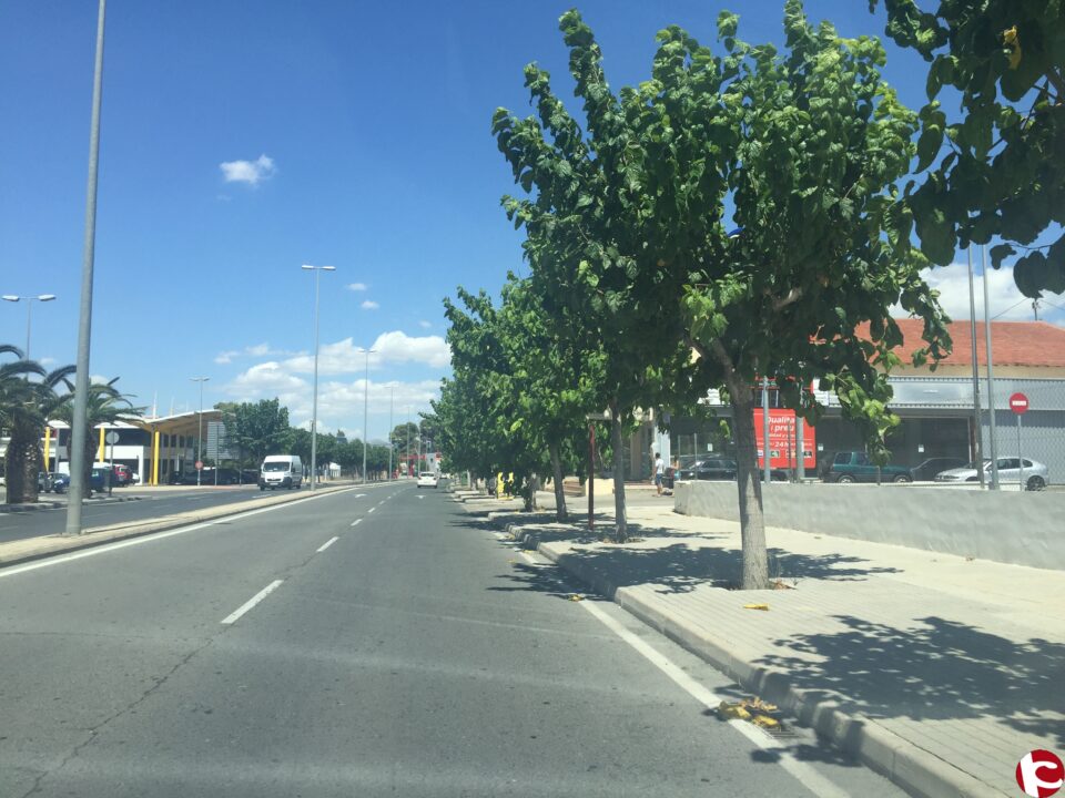 El Ayuntamiento de Petrer actúa en varias zonas para mejorar la imagen de la ciudad