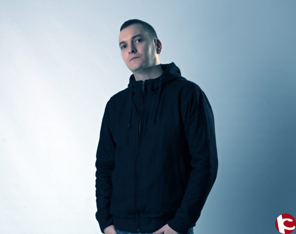 EL DJ VILLENENSE HUMO PRESENTA SU TERCER DISCO