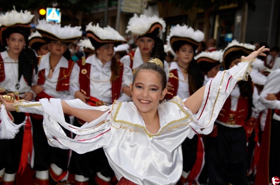 La lluvia aunó los desfiles de La Esperanza y La ofrenda