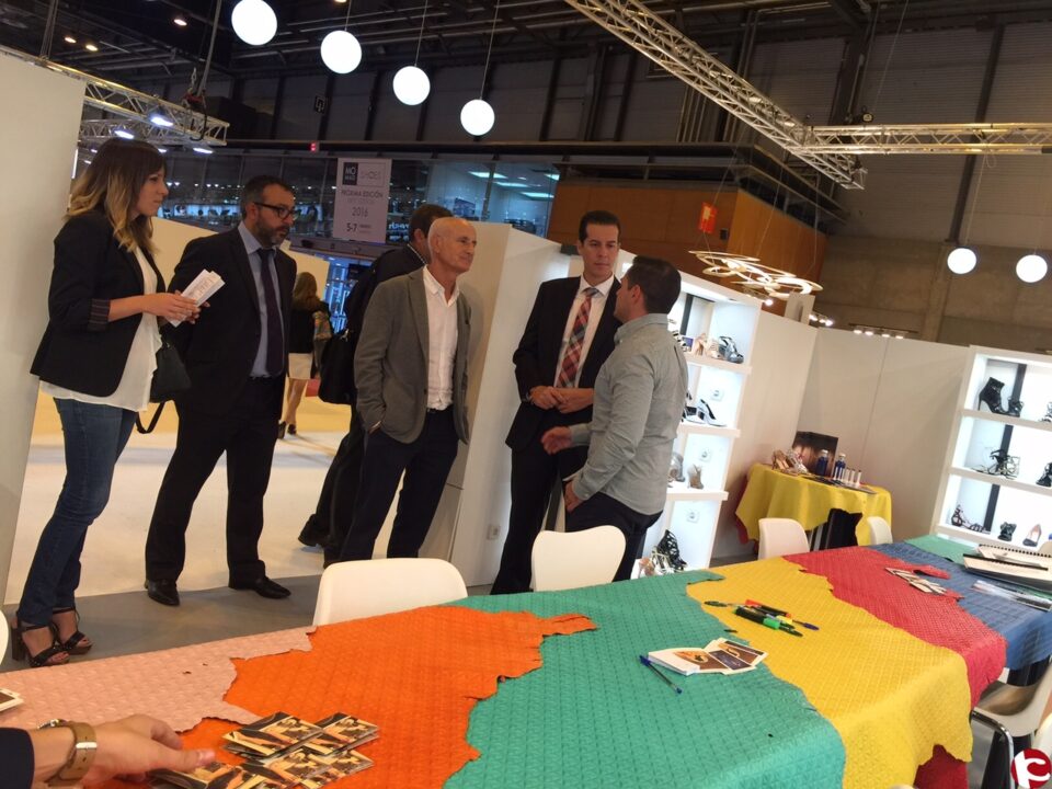 Los empresarios de calzado de Elda confían en las buenas expectativas del Salón Momad Metrópolis que hoy se ha inaugurado en Madrid