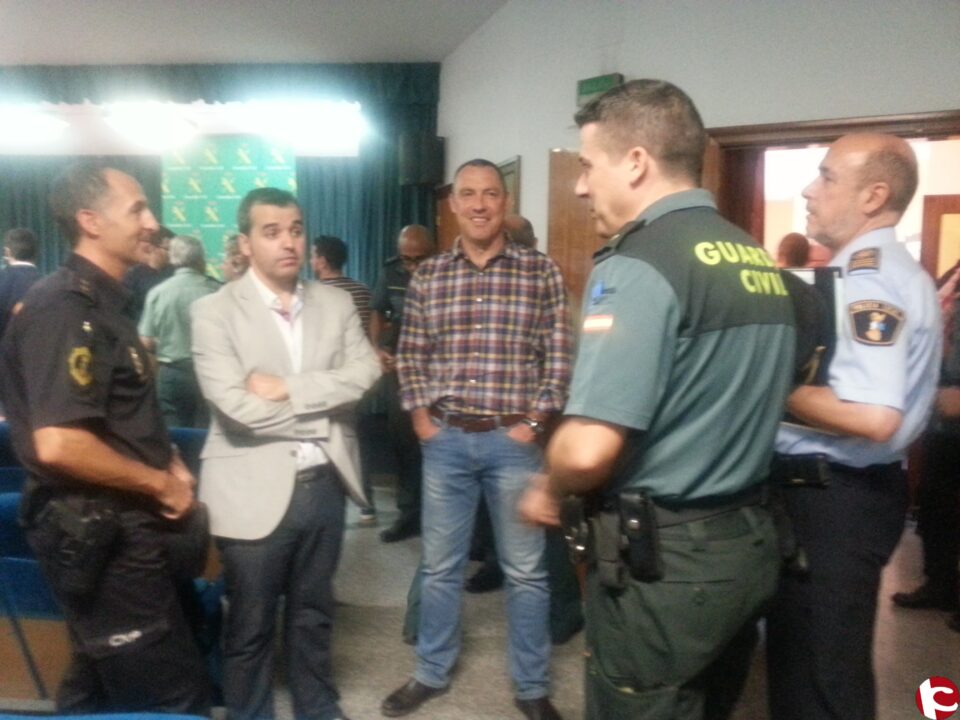 El alcalde de Aspe y los concejales de Seguridad y Agricultura acuden a la presentación del Plan de Vigilancia de la Uva de Mesa