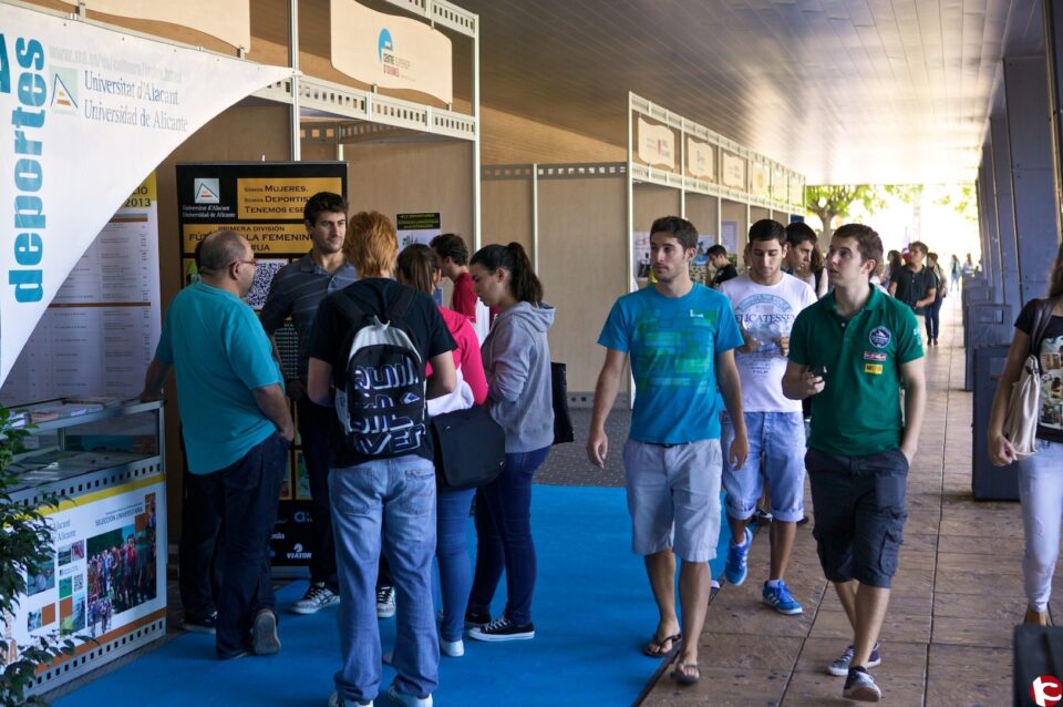 La Universidad de Alicante arranca los actos de bienvenida que continuarán hasta el jueves