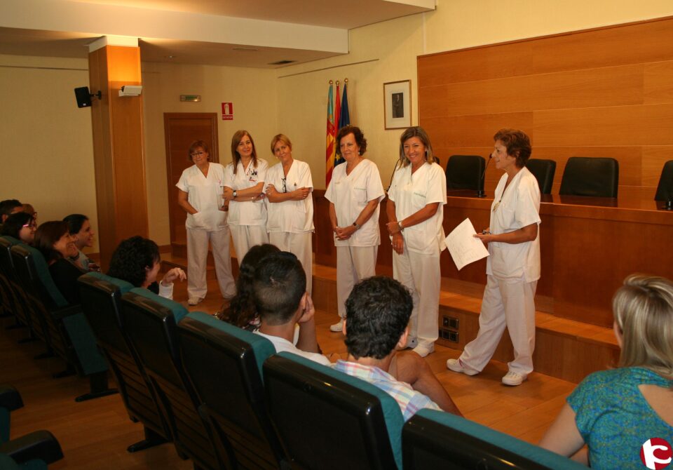 Más de 50 estudiantes de Técnico en Cuidados Auxiliares de Enfermería completarán su formación este año en el Departamento de Salud de Elda