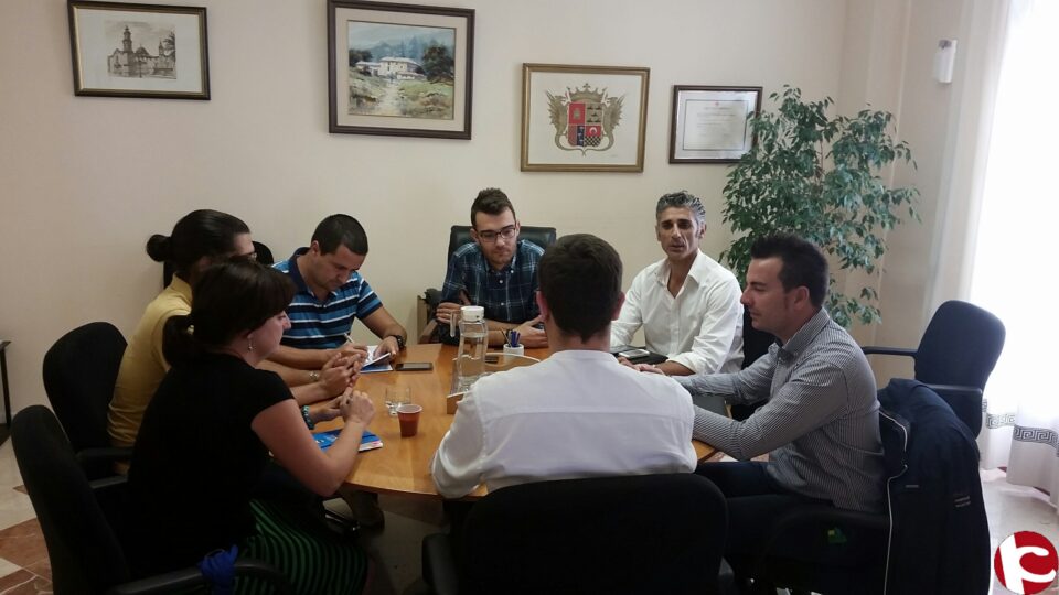 Novelda acoge una reunión de concejales de Deportes para coordinar actuaciones