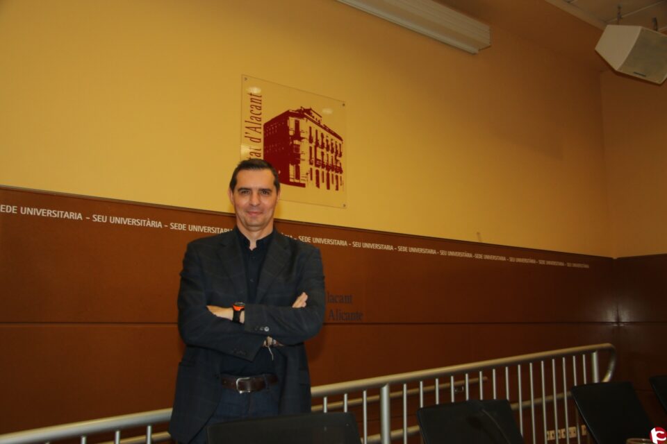 Jorge Olcina toma posesión como director de la Sede Ciudad de Alicante