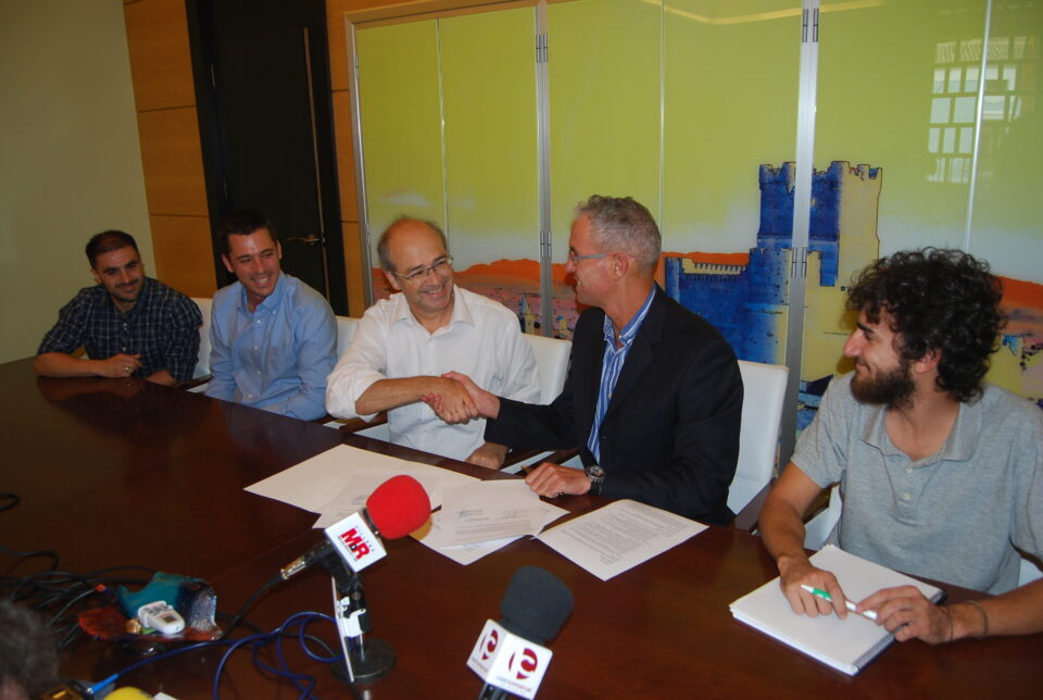 Convenio con la Universidad para la profesionalización de los servicios a deportistas en Villena