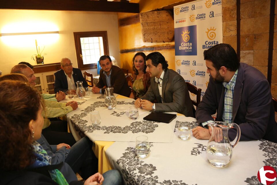 El Patronato Costa Blanca estudia articular una ruta turística que discurra de norte a sur por los municipios del interior de la provincia