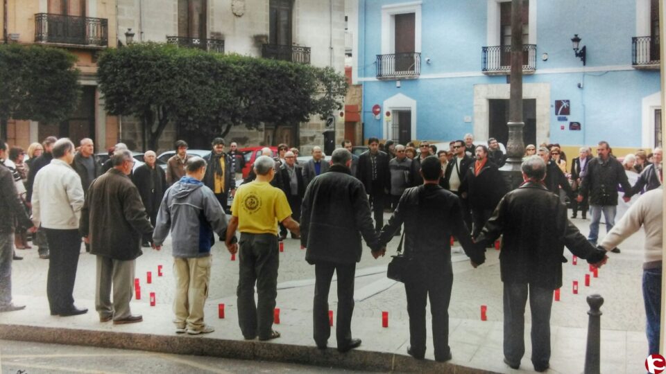 Los Verdes: RUEDA DE HOMBRES CONTRA LA VIOLENCIA MACHISTA :  PORQUE EL SILENCIO NOS HACE COMPLICES
