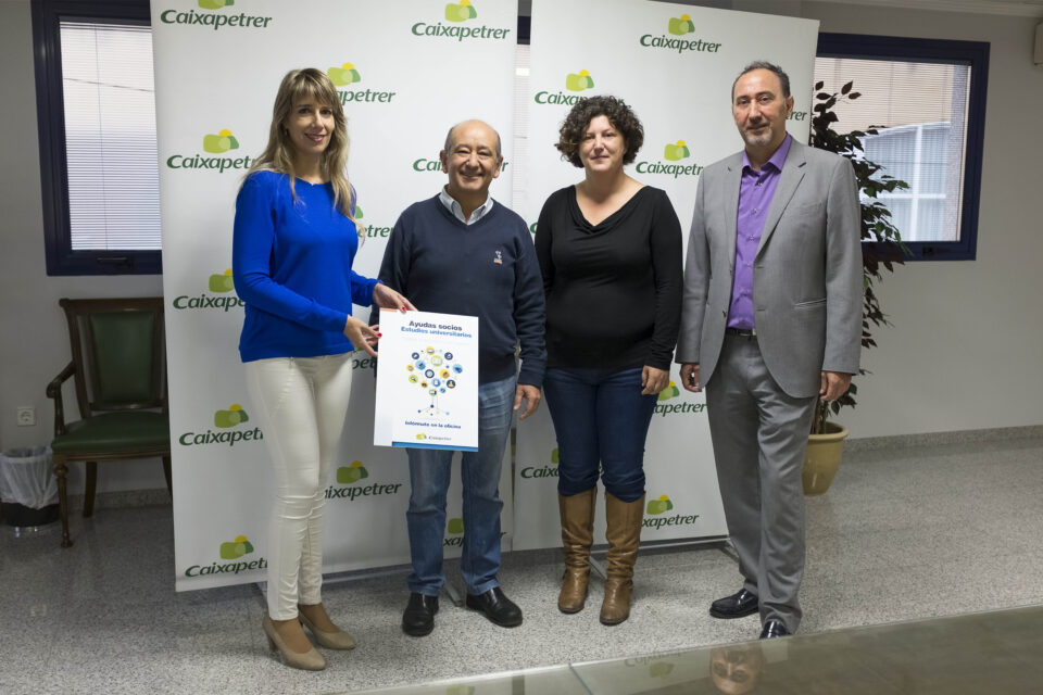 Caixapetrer asignará ayudas a universitarios por valor de 15.000 euros