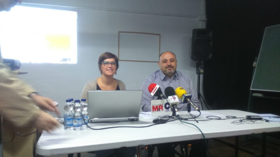 Amif Villena presenta su nueva página web con la intención de llegar a más personas.