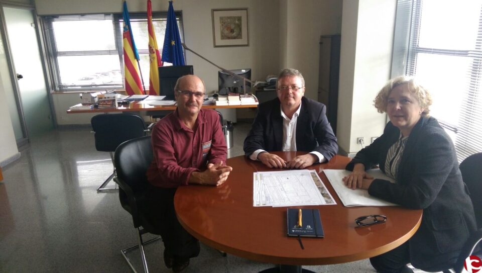 Reunión para ampliar y mejorar el parque de bomberos en Villena