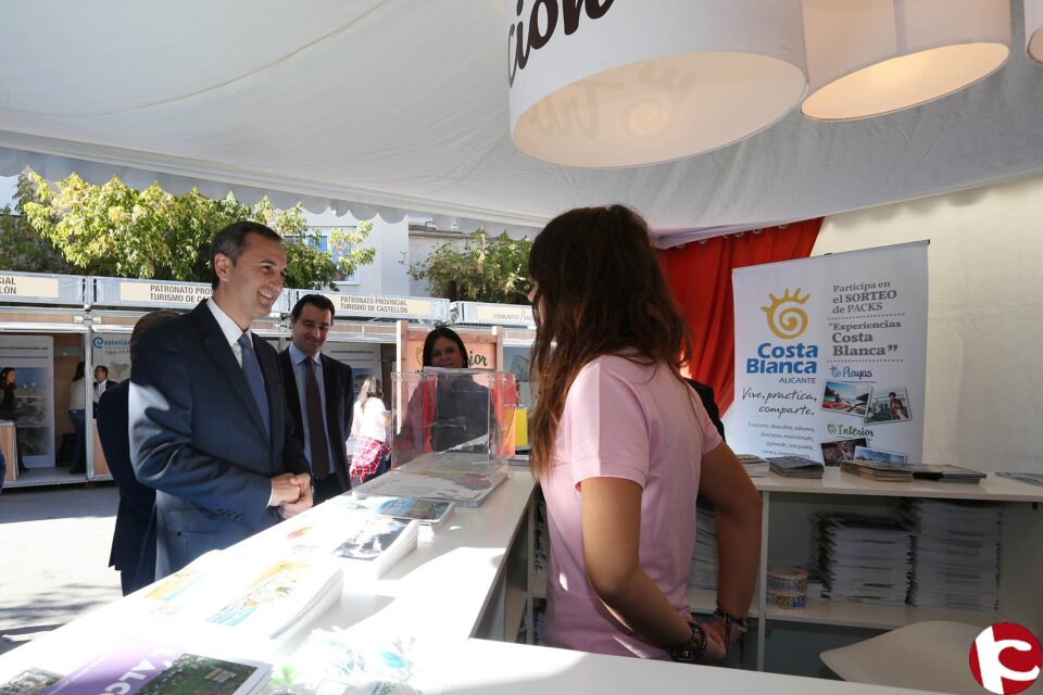 El Patronato Costa Blanca dedica a los niños su espacio de promoción turística en la Fira de Tots Sants de Cocentaina