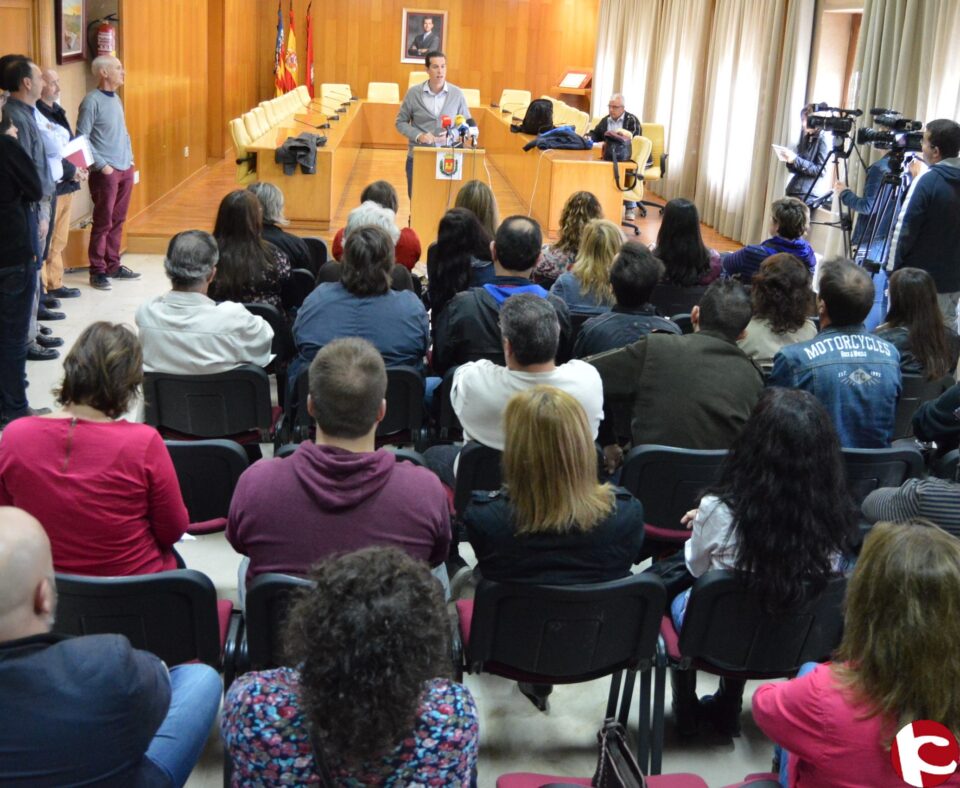 El alcalde recibe a los integrantes del taller de empleo que se inicia hoy