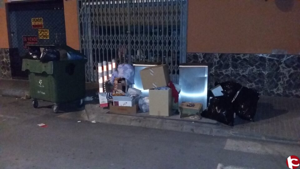 El PP de Elda se pregunta por qué están cerrados los contenedores soterrados de la