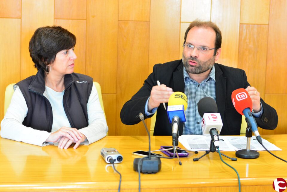 El Gobierno califica de surrealista que Pedrosa se presente como una heroína de la objetividad informativa en EMIDESA