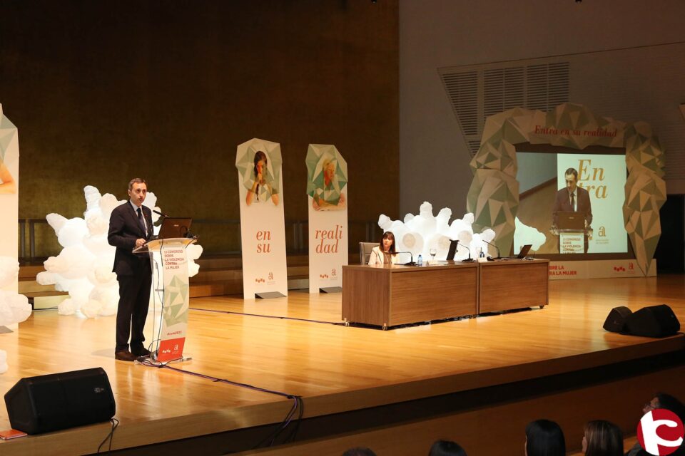 El presidente de la Diputación de Alicante ha inaugurado esta mañana en el ADDA el XIII Congreso sobre la Violencia contra la Mujer