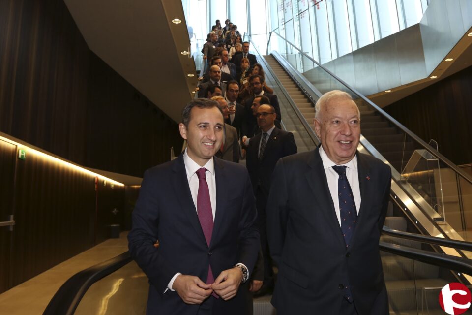 El Gobierno Provincial presenta las conclusiones del estudio de INECA sobre la Zona Franca en el "Foro Empresarial. Alicante