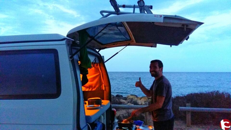 La Escalera se sube a la caravana de ideas del escritor Fran Tenza